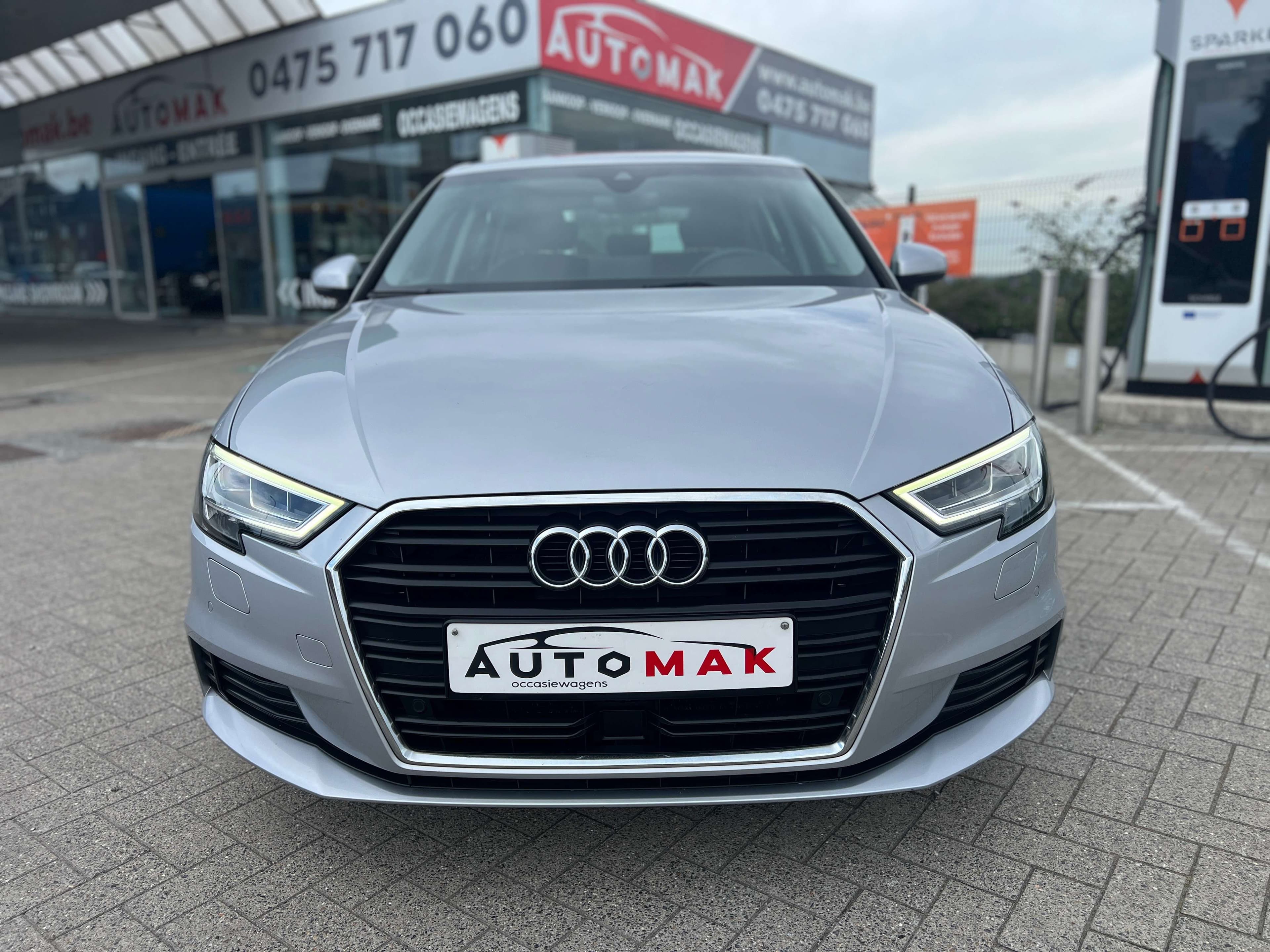 Audi A3 2016 Argent — vue principale