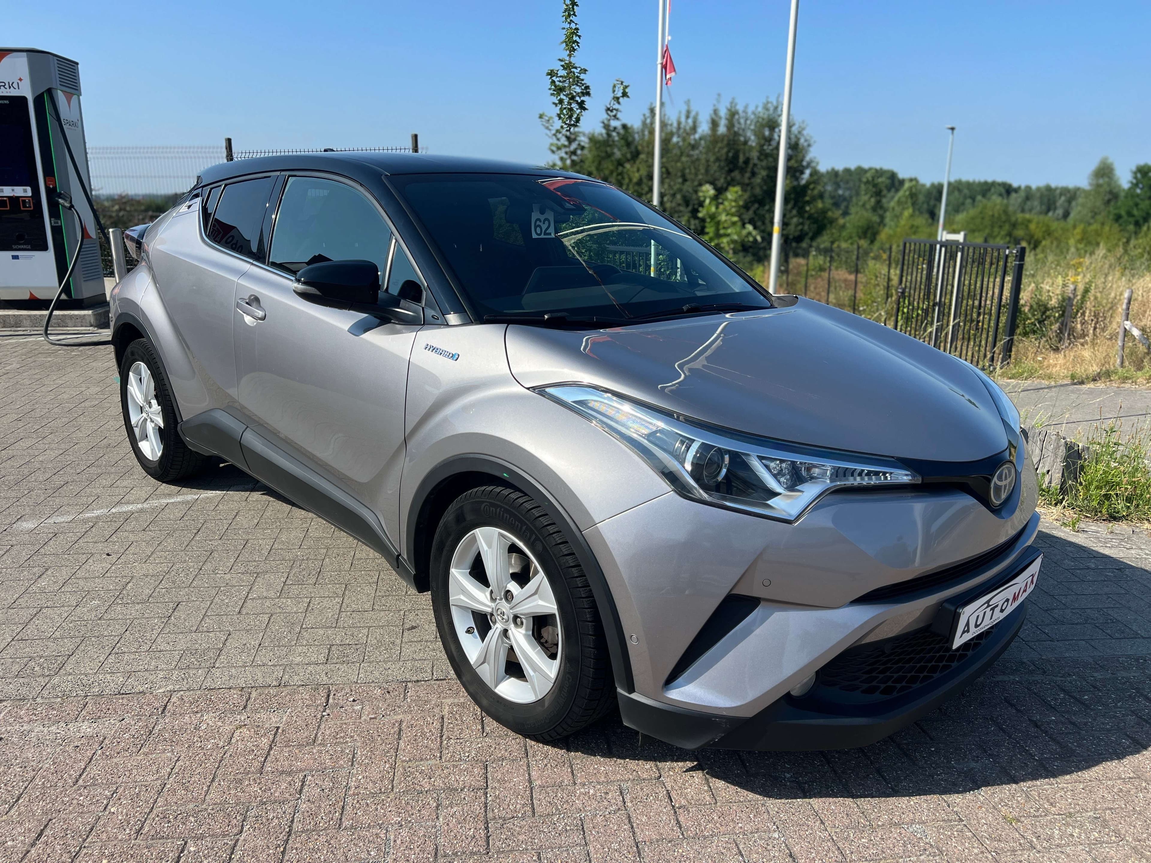 Toyota C-HR 2018 Argent — vue principale